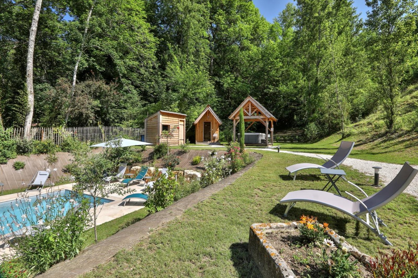 Boutique-Hotel Restaurant L'Atelier D'Epicure Logis Castels Exterior photo
